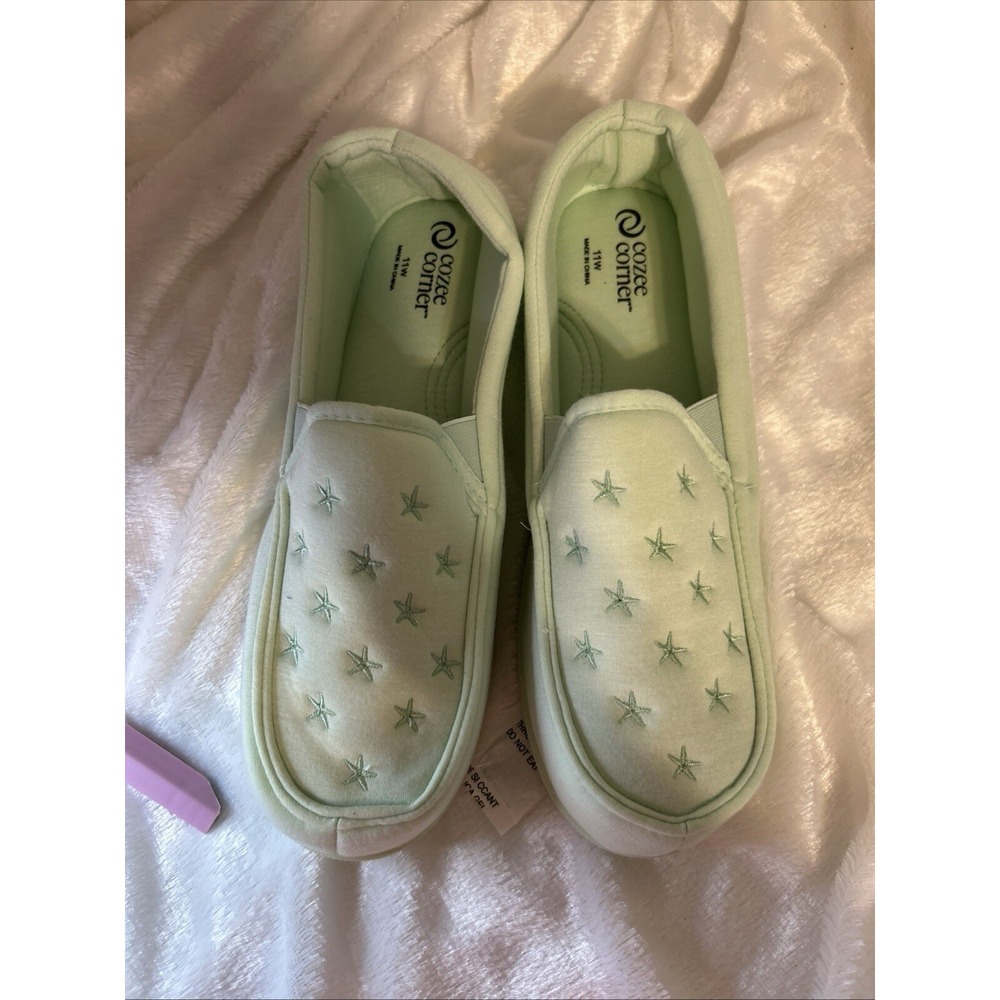 Women's Size‎ 11 Wide Cozee Corner Bedroom Slipper. Mint Green Rubber Bottoms.